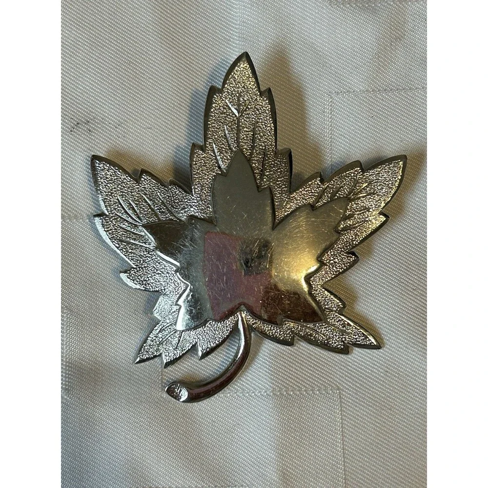 Vintage Signed Monet Silver Tone Maple Leaf Brooch Pin